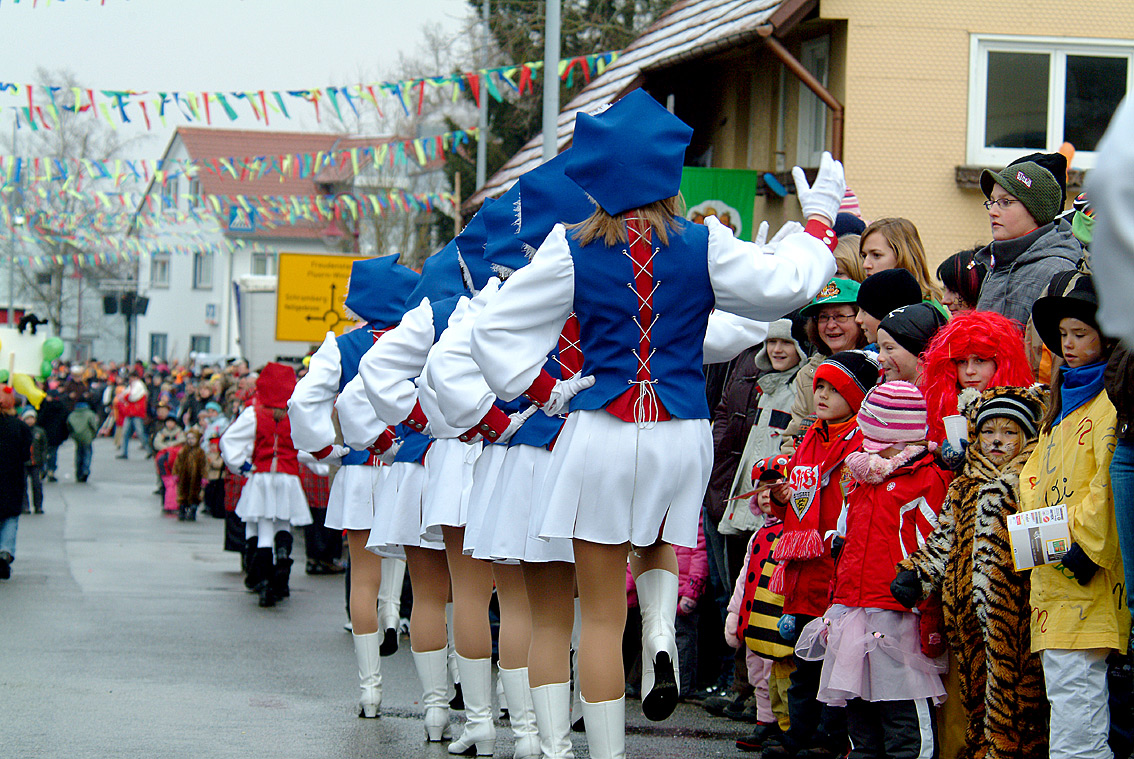 Die Garde beim Fasnetsumzug durch Waldmössingen